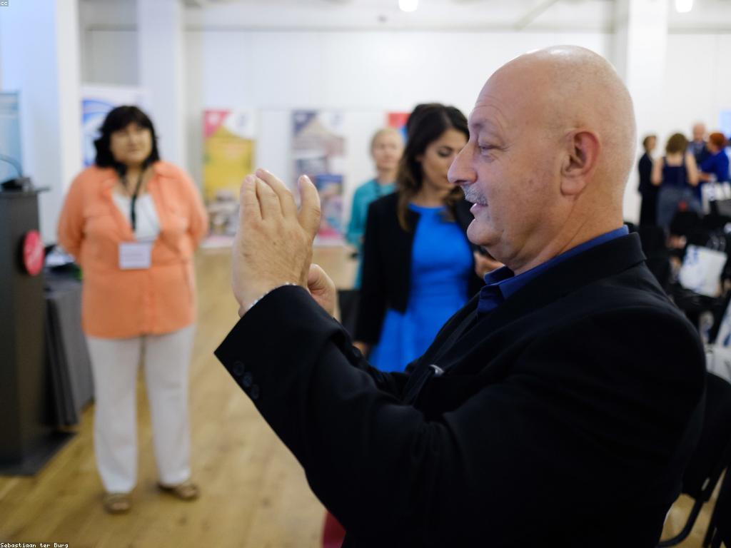 មេរៀនស្លត៖ ការបង្រៀនសិល្បៈនិងវិធីសាស្រ្តដើម្បីអភិវឌ្ឍន៍ជំនាញ