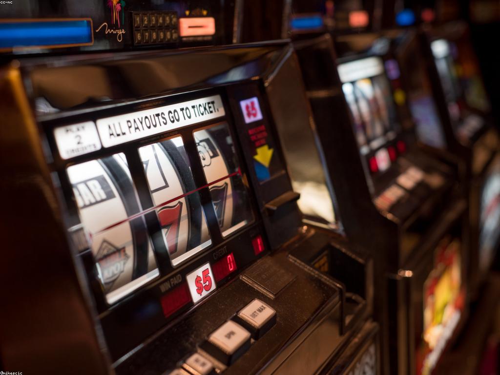 ជម្រើសម៉ាស៊ីនស្លត: ដំណើរការទស្សន៍ទាយអំពីការជ្រើសរើស