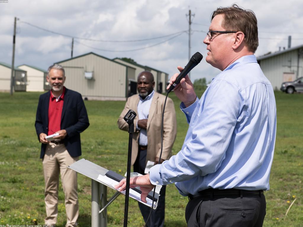 សង្ខេបអំពីអាគារម៉ាស៊ីនស្លត