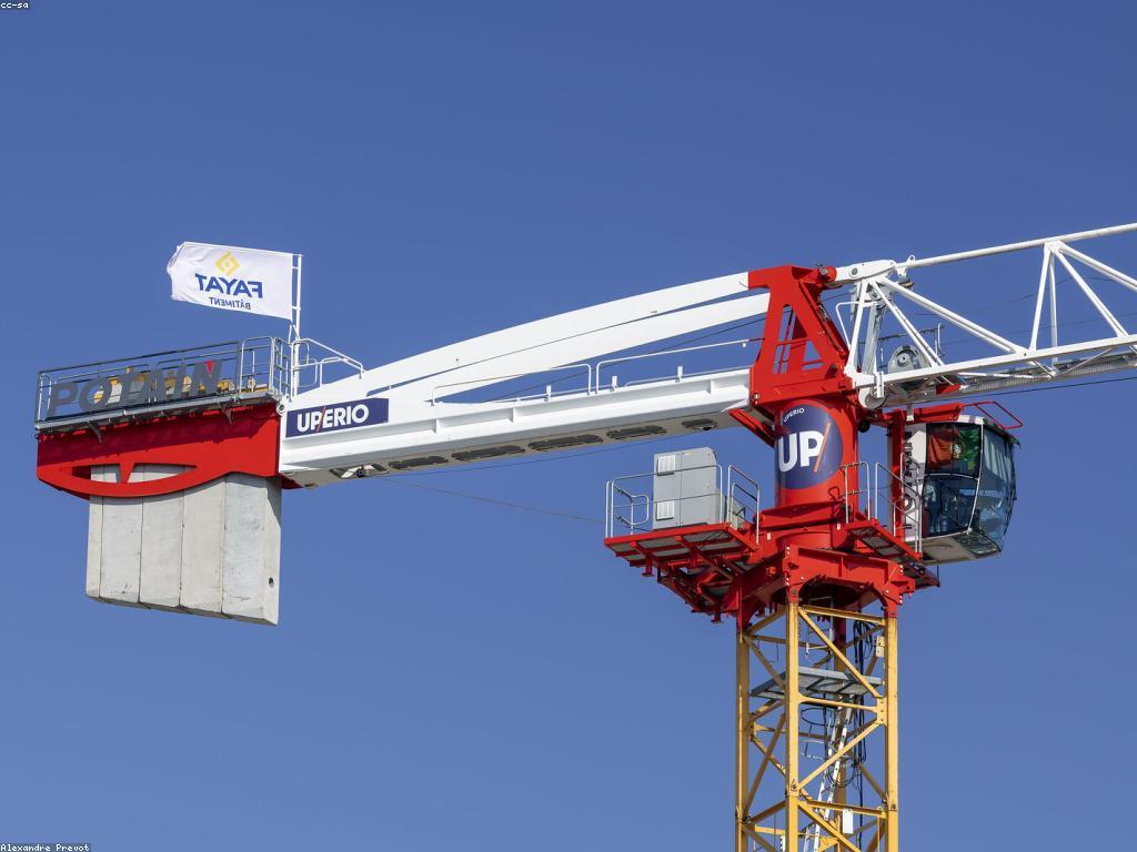 អាគារម៉ាស៊ីនស្លត: បច្ចេកវិទ្យា និងការអភិវឌ្ឍន៍