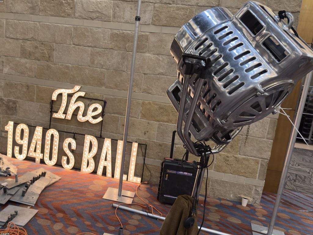 សេវាកម្មនិងការថែទាំ៖ ការទាក់ទងឱ្យមានប្រសិទ្ធភាពនិងបង្ហាញពីសេវាកម្ម